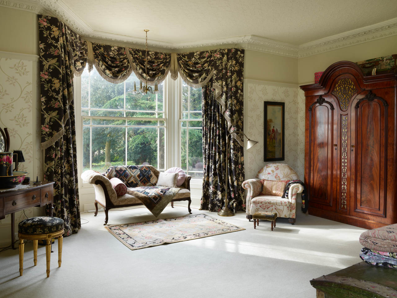The Black & White Room